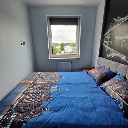 W Centrum Ilawy Przy Jeziorze Jeziorak *