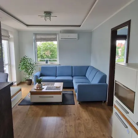 W Centrum Ilawy Przy Jeziorze Jeziorak