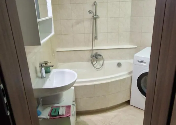 W Centrum Ilawy Przy Jeziorze Jeziorak *